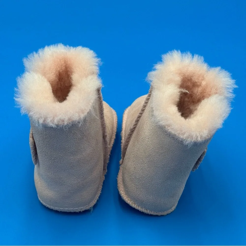 UGG Australia Toddler Size M 4/5 PInk Sheepskin Lined Boots‎ Booties, like new